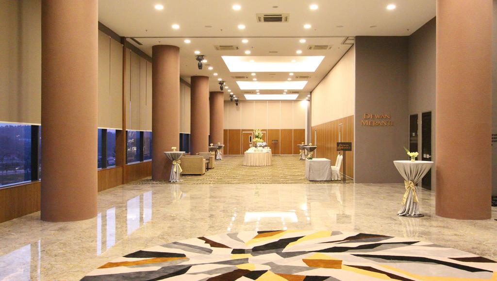 Acappella Suite Hotel, Шах Алам Екстериор снимка
